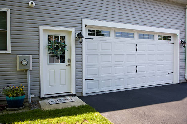 24/7 Emergency Garage Door Panel Replacement experts in Pomona, NJ